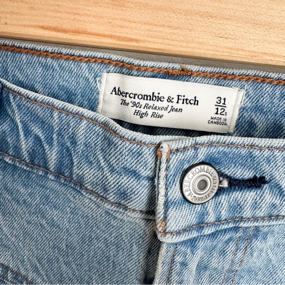 • NWOT! • Abercrombie 90s relaxed jeans - Picture 5 of 6